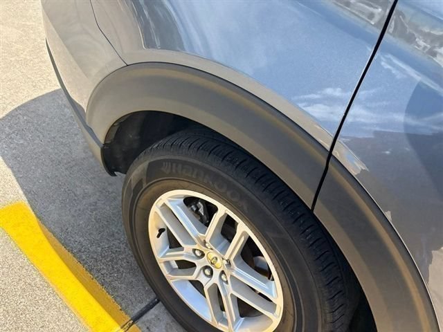 Used 2025 Ford Explorer Active RWD image 11