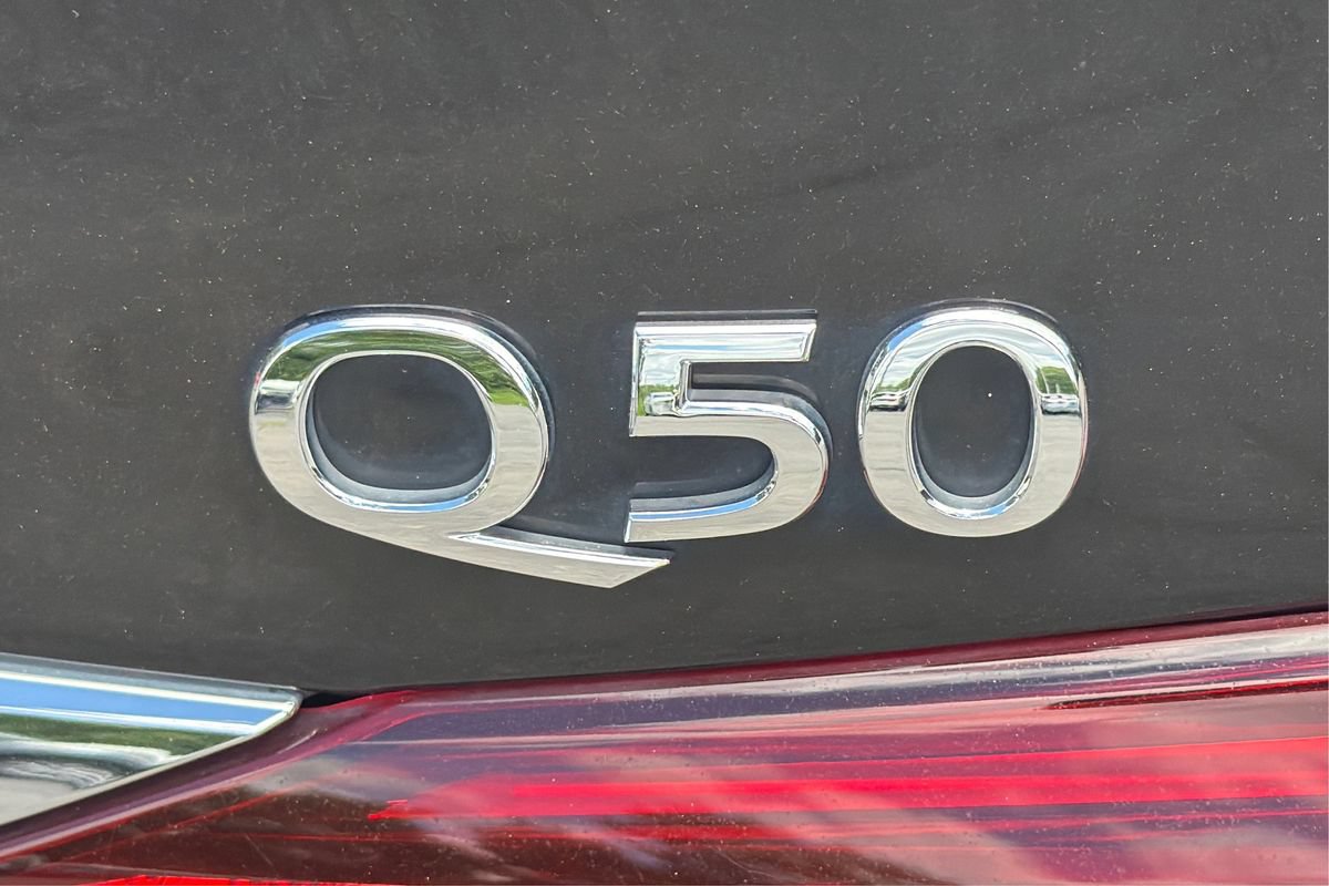 Used 2018 INFINITI Q50 Luxe w/ Essential Package (3.0T Luxe) AWD/4WD image 26