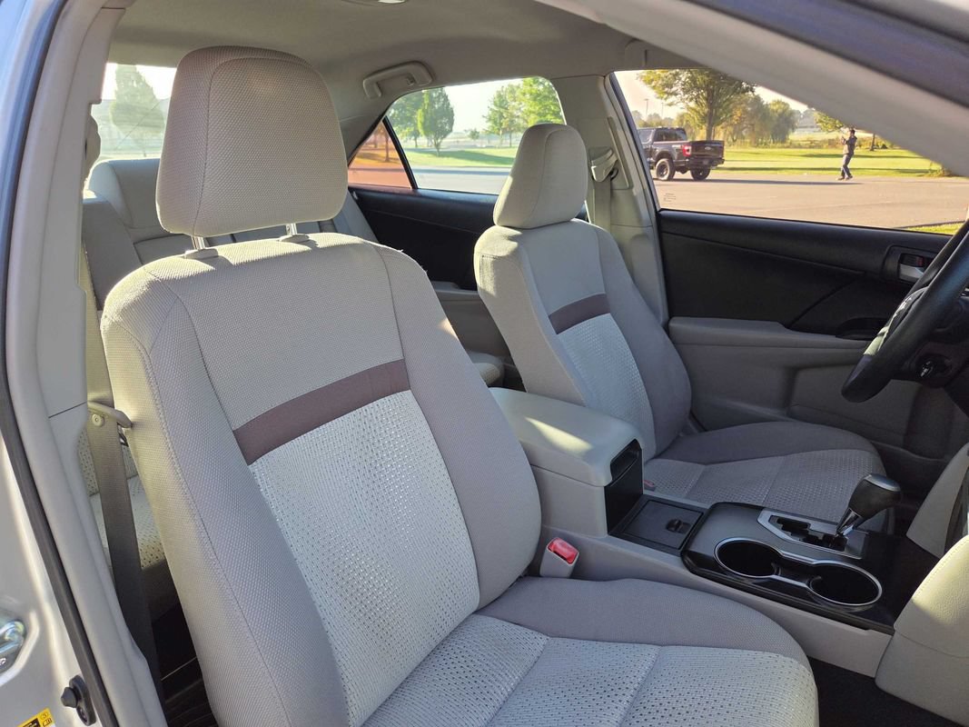 Used 2014 Toyota Camry LE FWD image 14