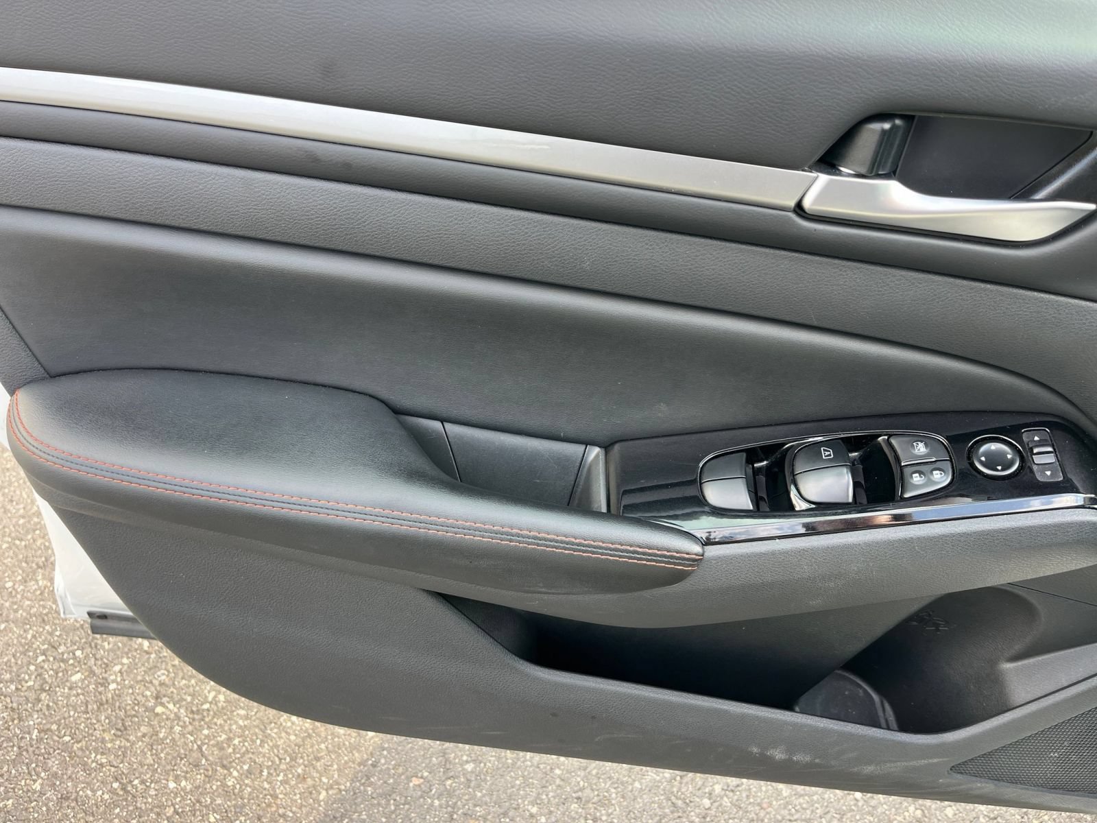 Used 2025 Nissan Altima 2.5 SR FWD image 18