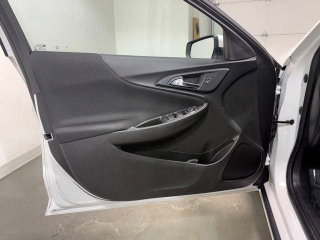 Used 2023 Chevrolet Malibu LT image 9