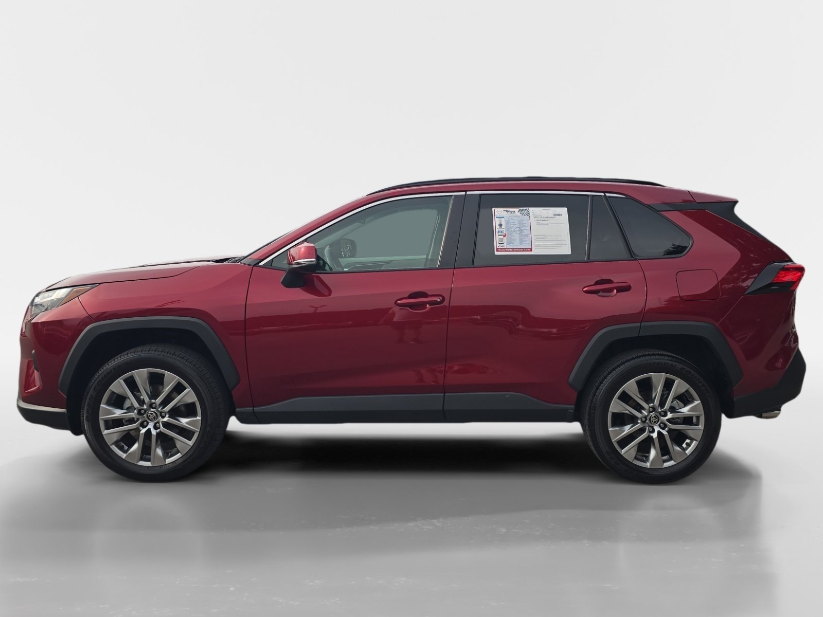 Used 2022 Toyota RAV4 XLE Premium AWD/4WD image 2