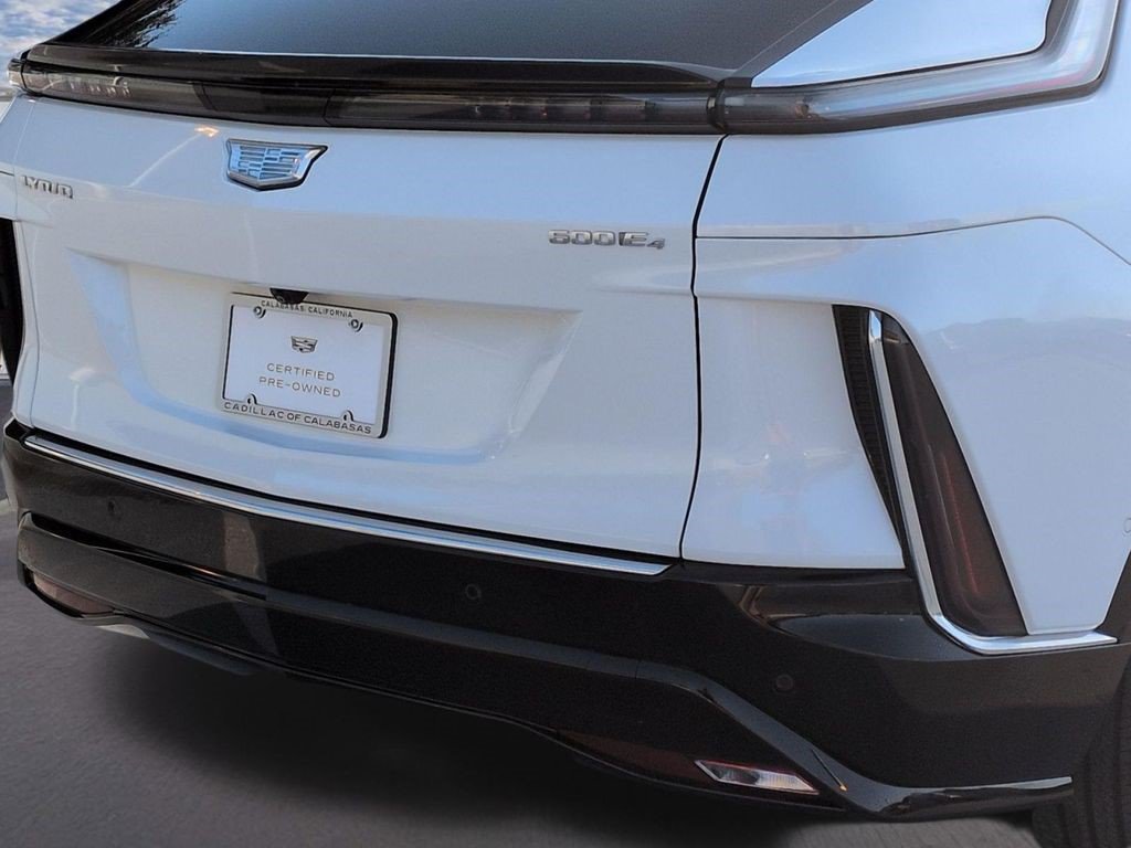 Certified 2024 Cadillac Lyriq Luxury AWD/4WD image 22