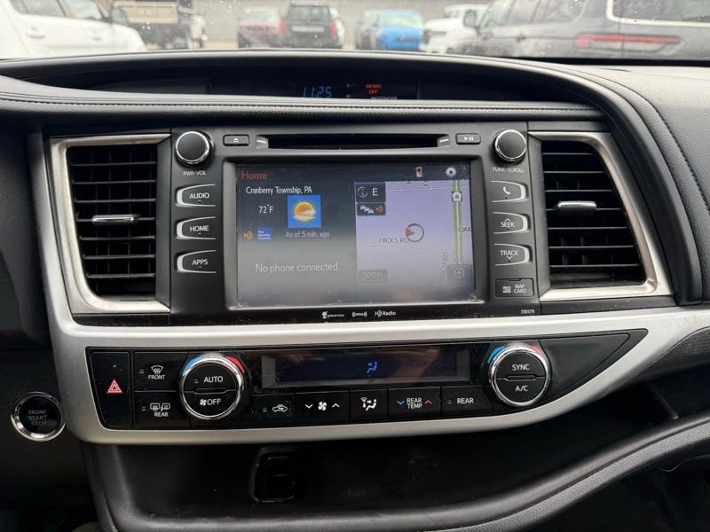 Used 2018 Toyota Highlander SE image 12