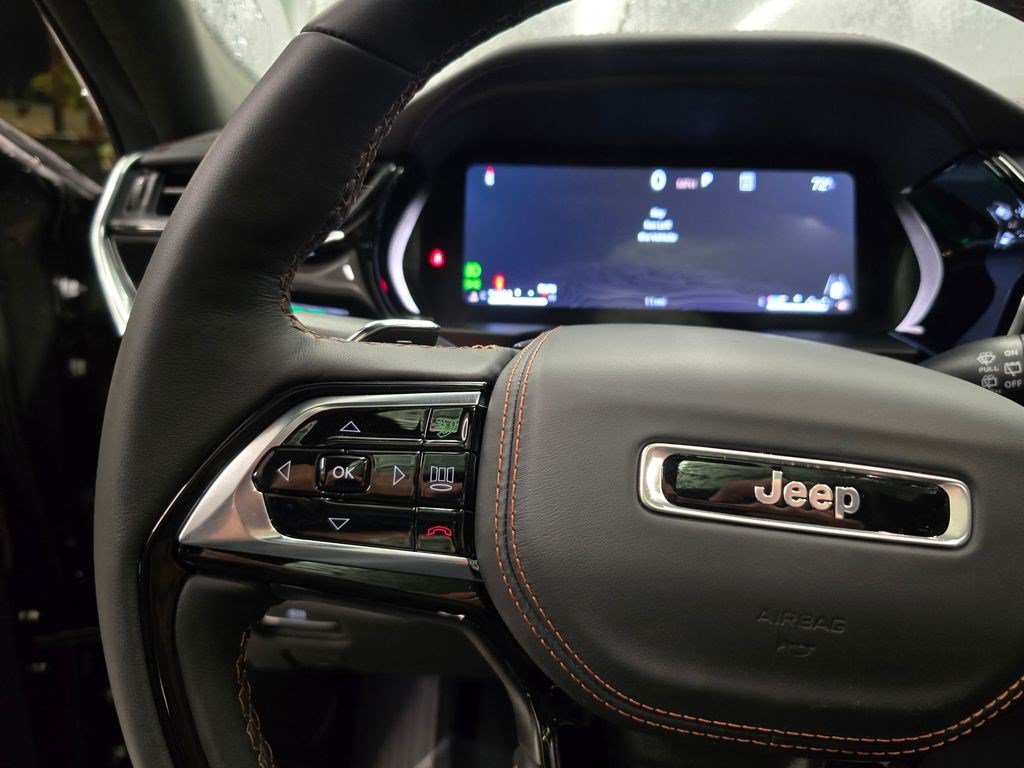 New 2026 Jeep Grand Cherokee Summit w/ Obsidian Package AWD/4WD image 19