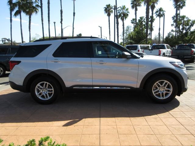 Certified 2025 Ford Explorer Active w/ Active Comfort Package image 5