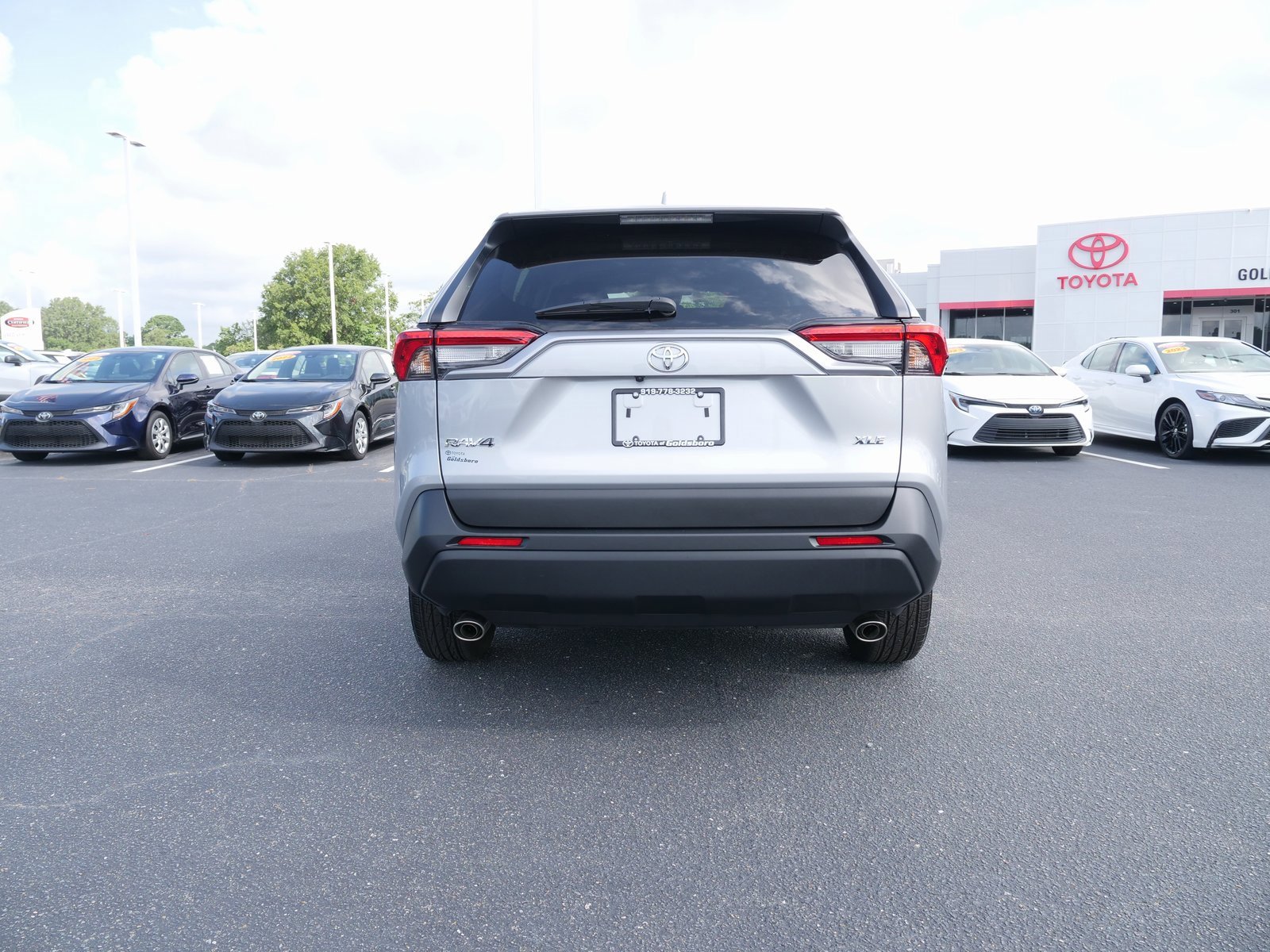 Used 2024 Toyota RAV4 XLE image 4