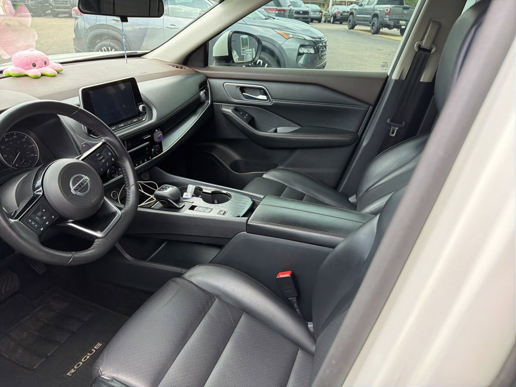 Used 2021 Nissan Rogue SV w/ Premium Package FWD image 8