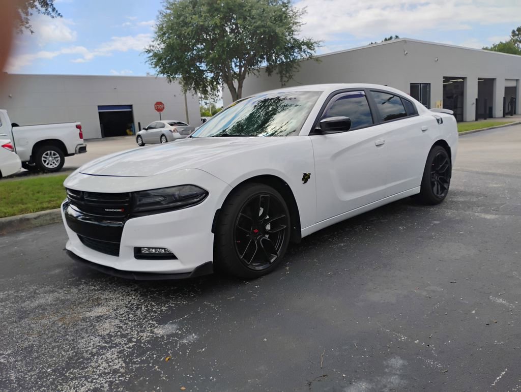 Used 2018 Dodge Charger R/T w/ Blacktop Package RWD image 10