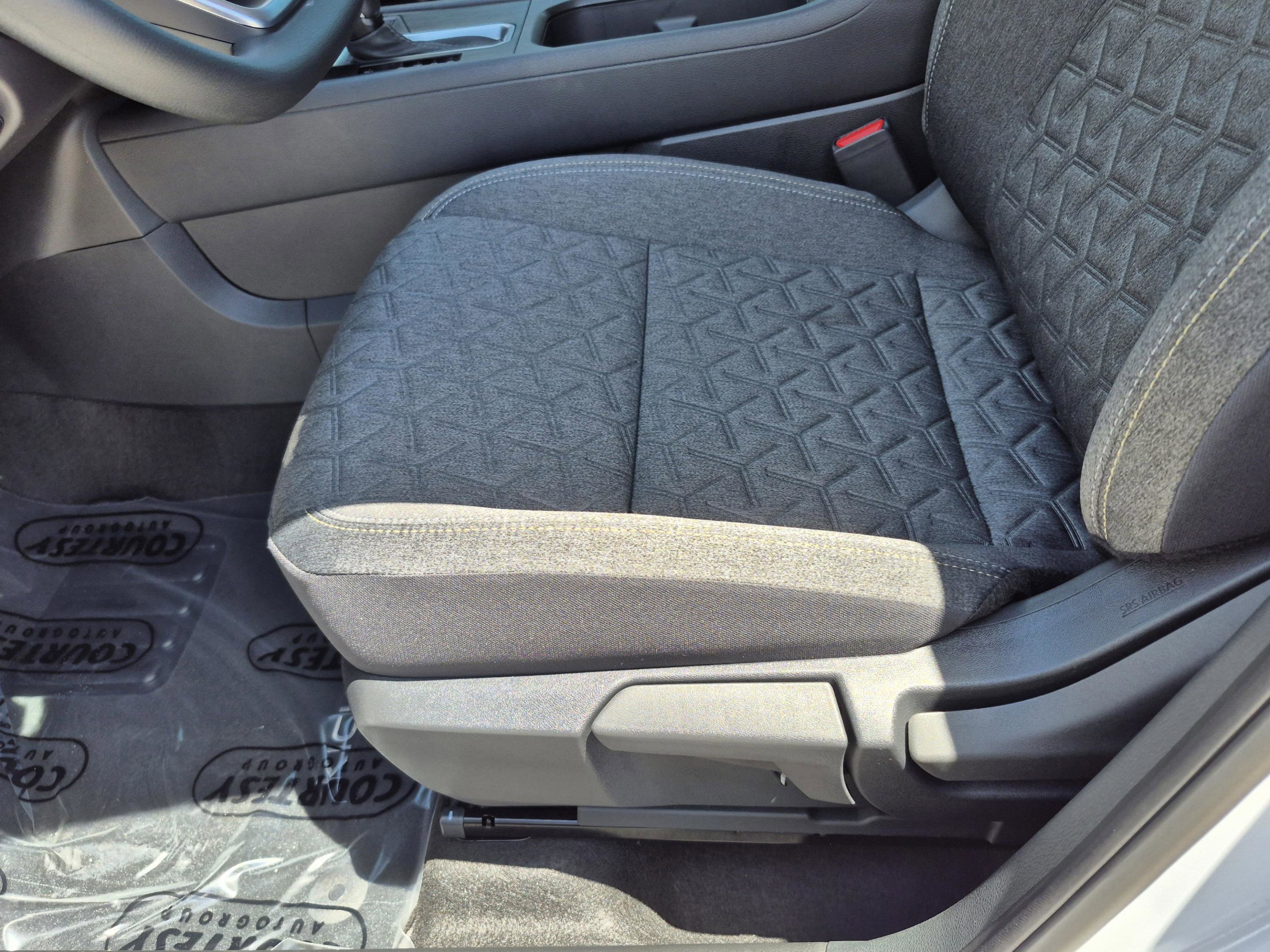 New 2026 Nissan Kicks SV w/ SV Premium Package FWD image 19