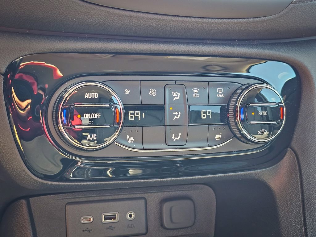 Used 2023 Buick Encore GX Select w/ Safety Package II image 22