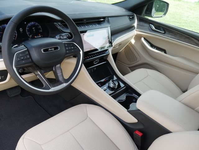 New 2027 Jeep Grand Cherokee Limited AWD/4WD image 17