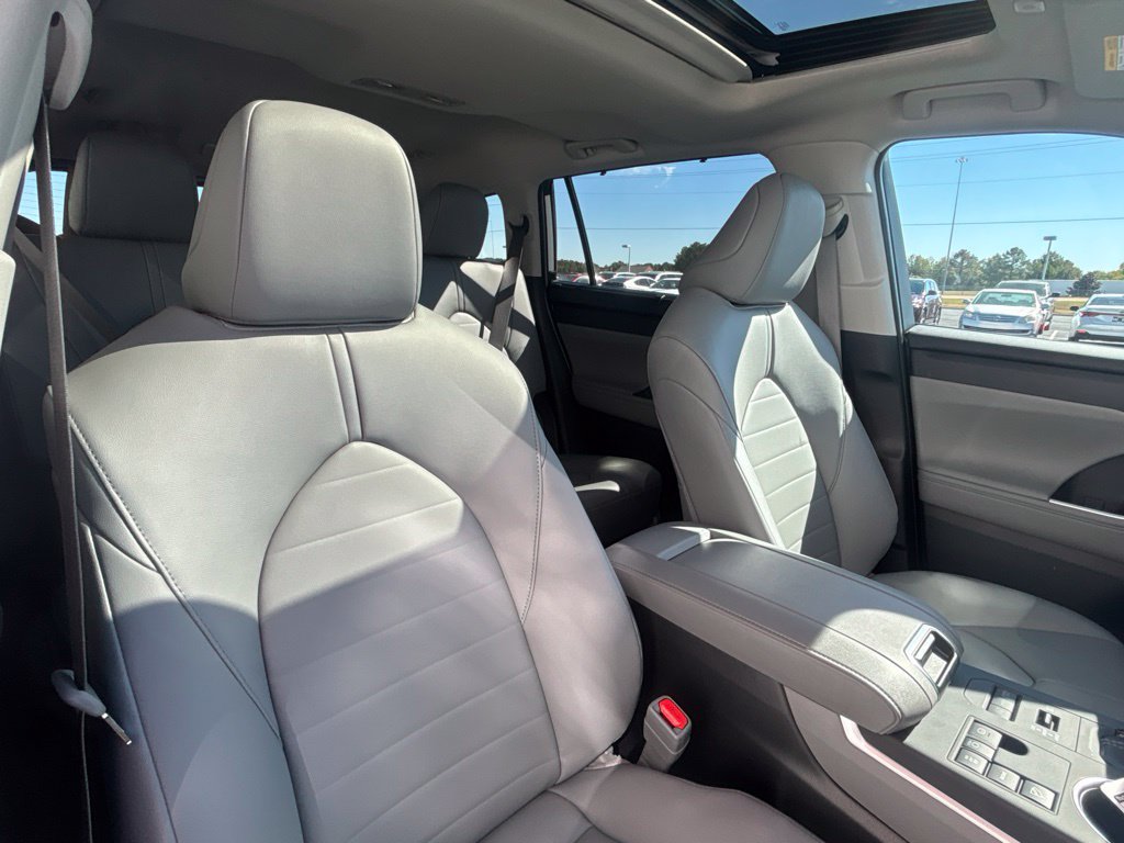 New 2026 Toyota Highlander XLE AWD/4WD image 20