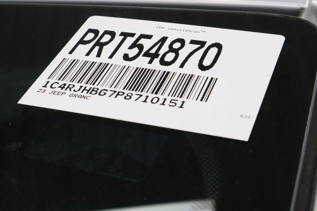 Used 2023 Jeep Grand Cherokee Limited w/ Black Appearance Package image 36