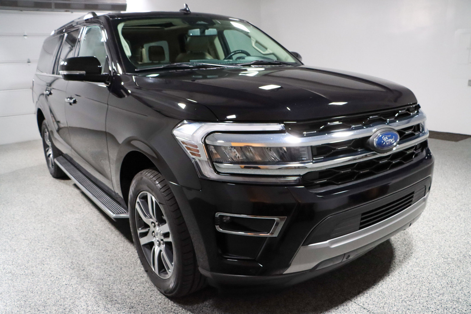 Used 2023 Ford Expedition Max Limited RWD image 5