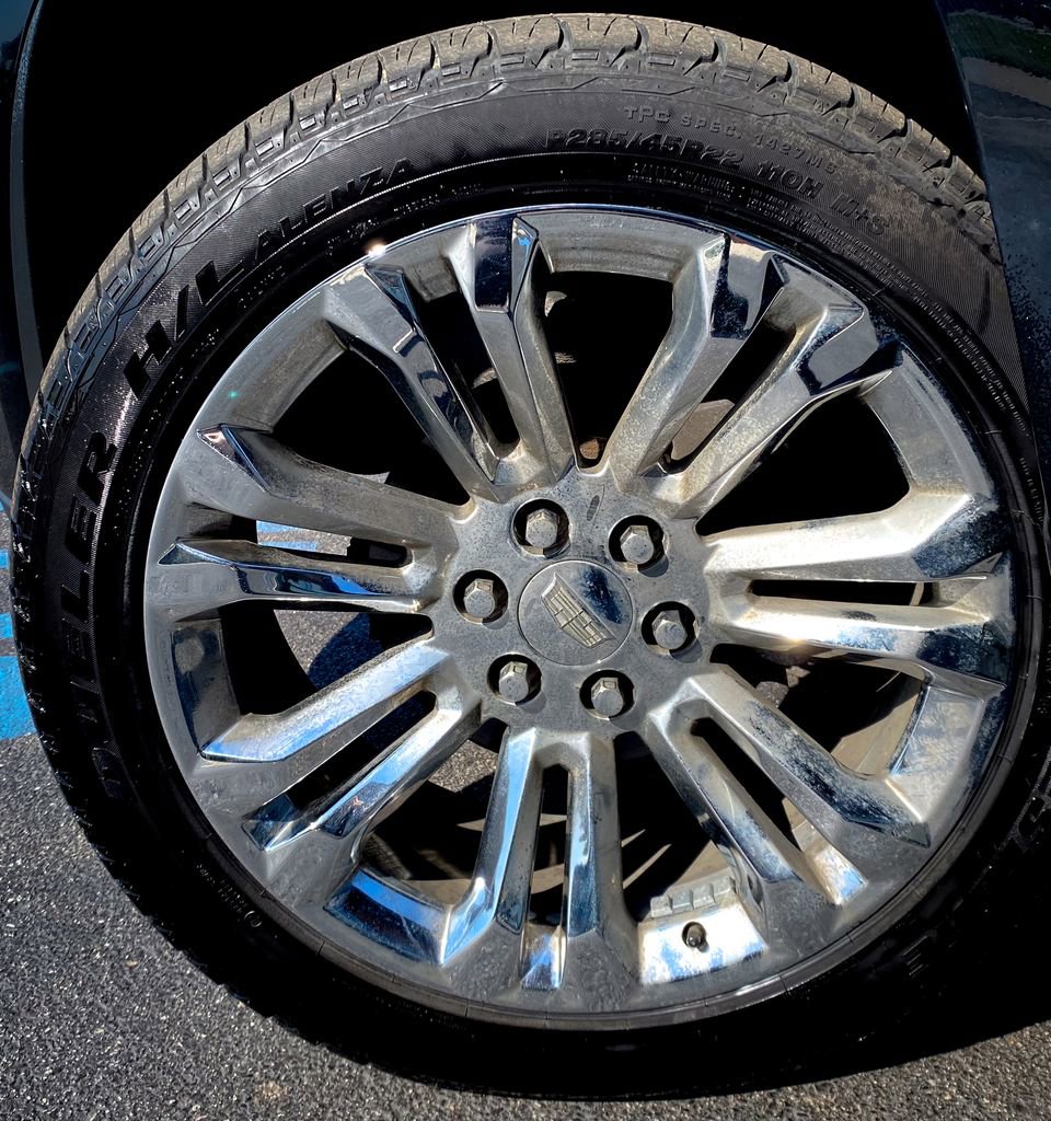 Used 2018 Cadillac Escalade ESV Luxury AWD/4WD image 27