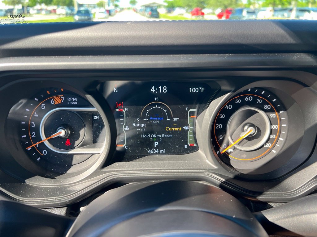 Certified 2025 Jeep Wrangler Unlimited Sahara w/ Technology Group AWD/4WD image 34