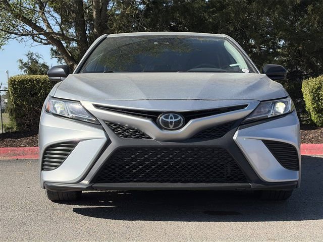 Used 2020 Toyota Camry SE image 10