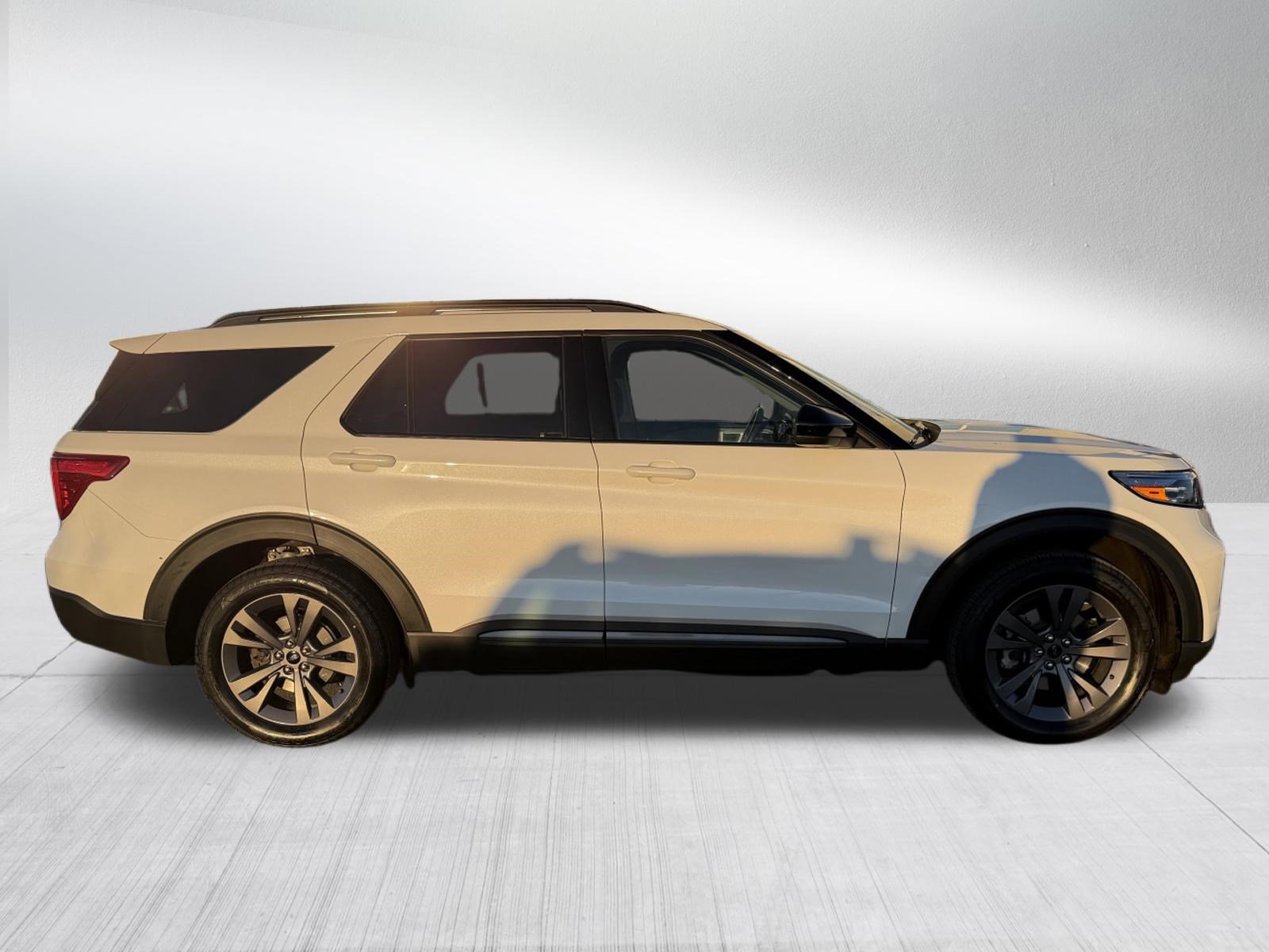 Certified 2023 Ford Explorer XLT w/ Equipment Group 202A AWD/4WD image 8