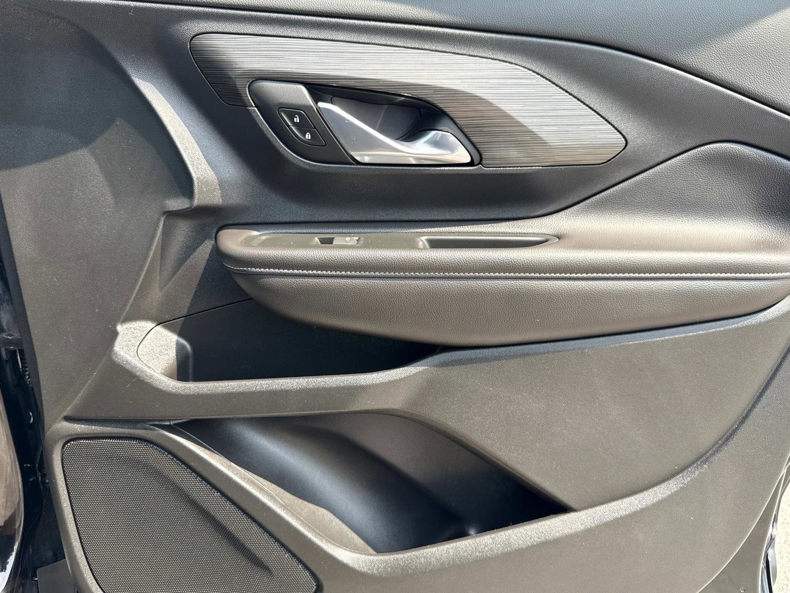 Used 2022 GMC Terrain SLE image 17