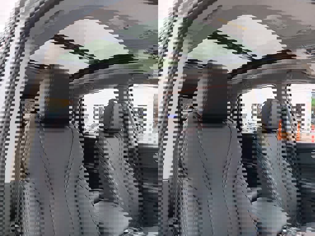 Used 2023 Acura MDX SH-AWD image 11