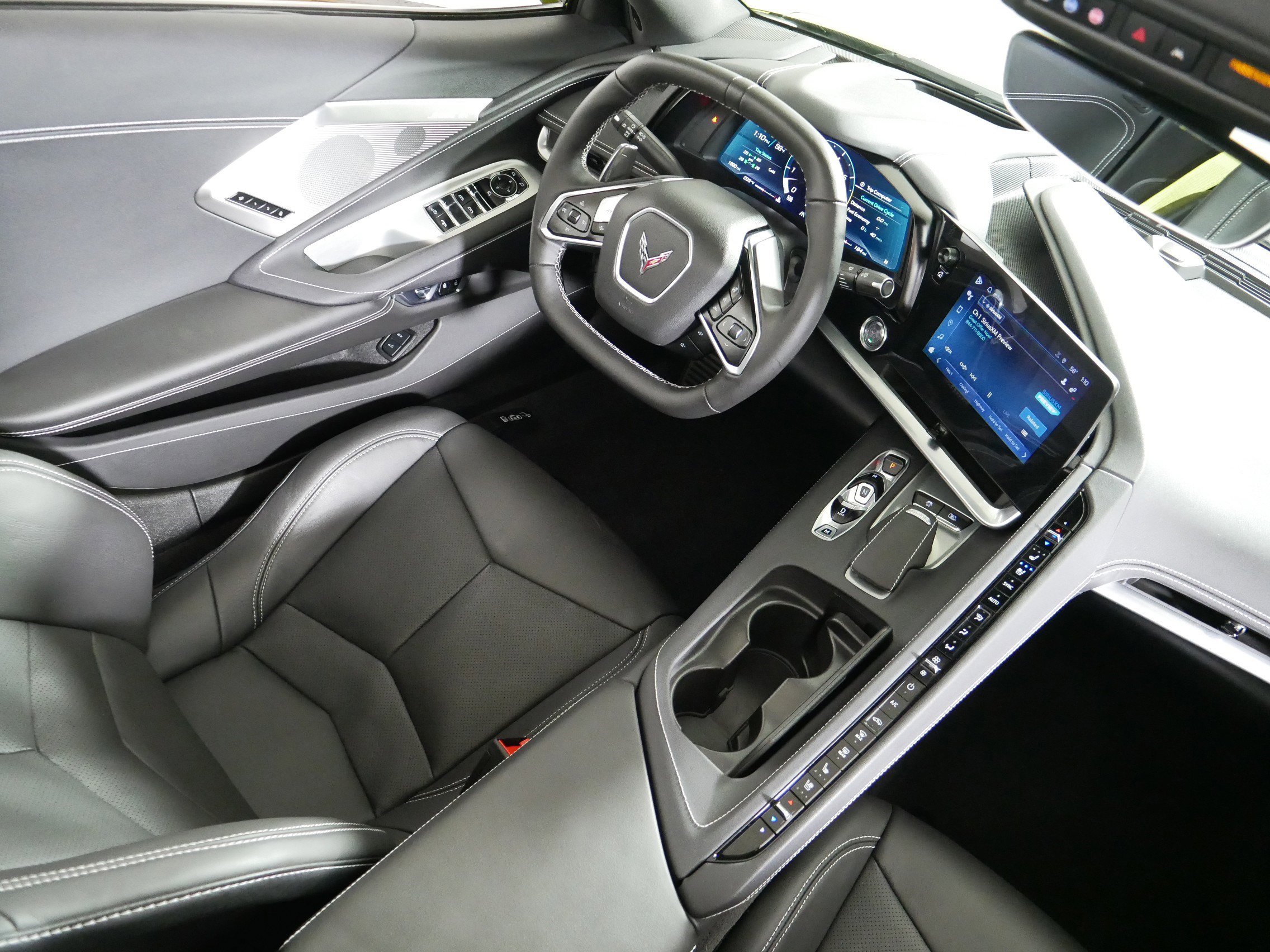 Used 2024 Chevrolet Corvette Stingray Preferred Conv w/ Z51 Performance Package RWD image 9