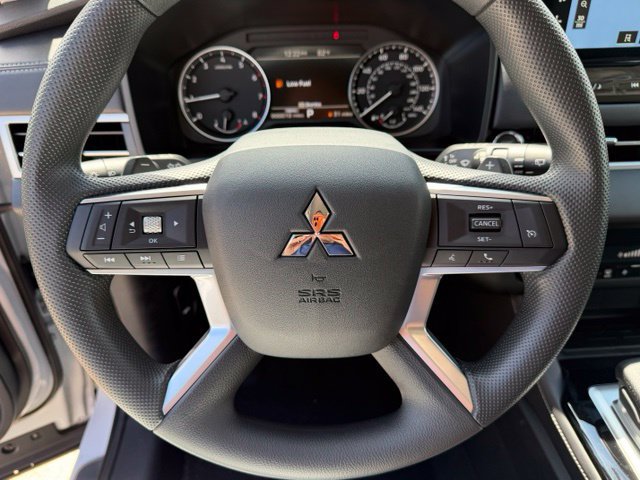 New 2026 Mitsubishi Outlander ES FWD image 31