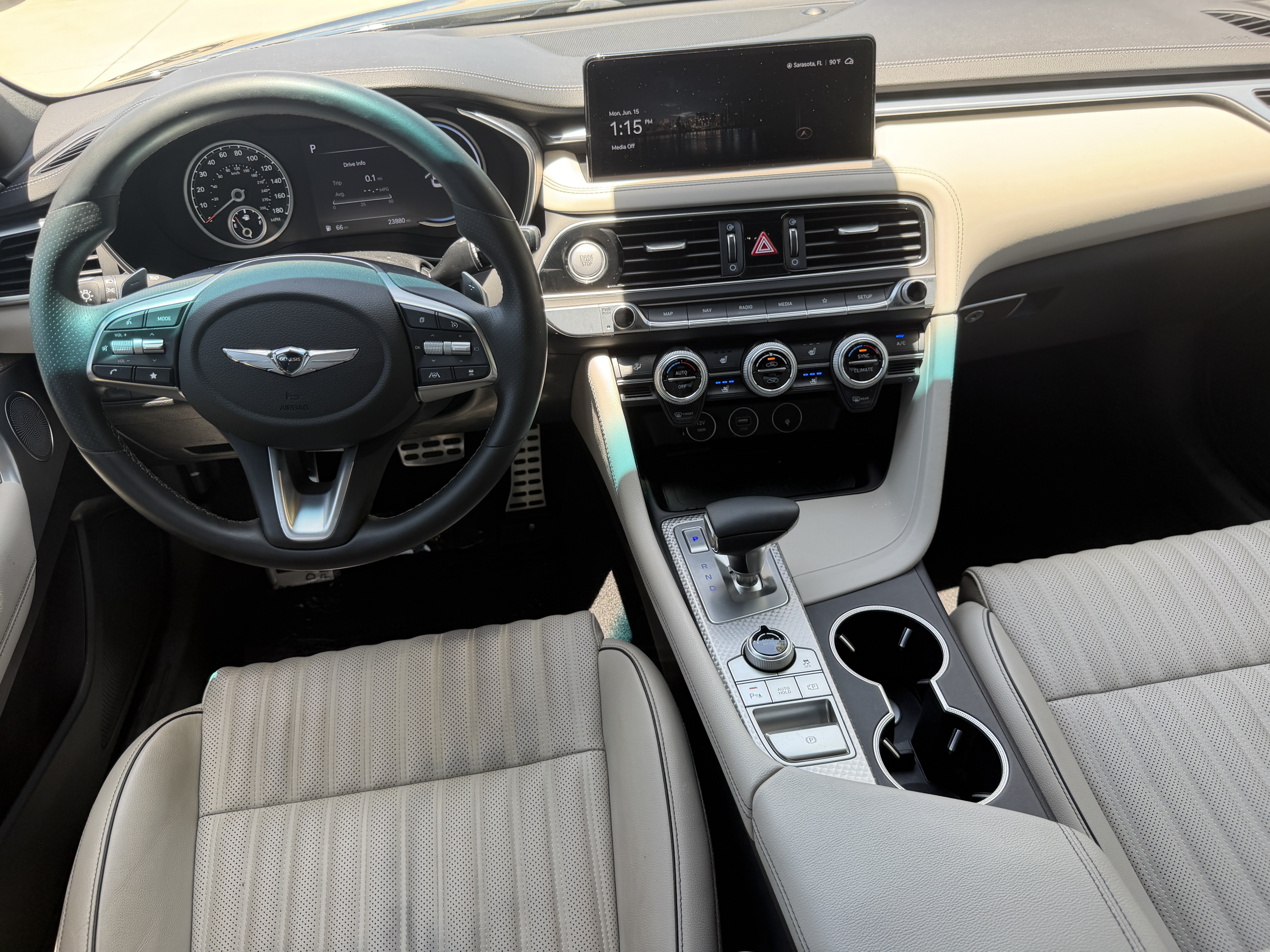 Used 2023 Genesis G70 2.0T w/ Sport Prestige Package RWD image 11