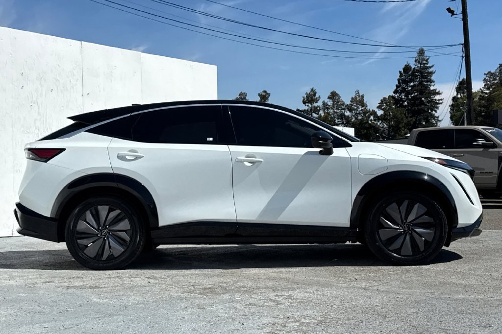 Used 2024 Nissan Ariya FWD image 2