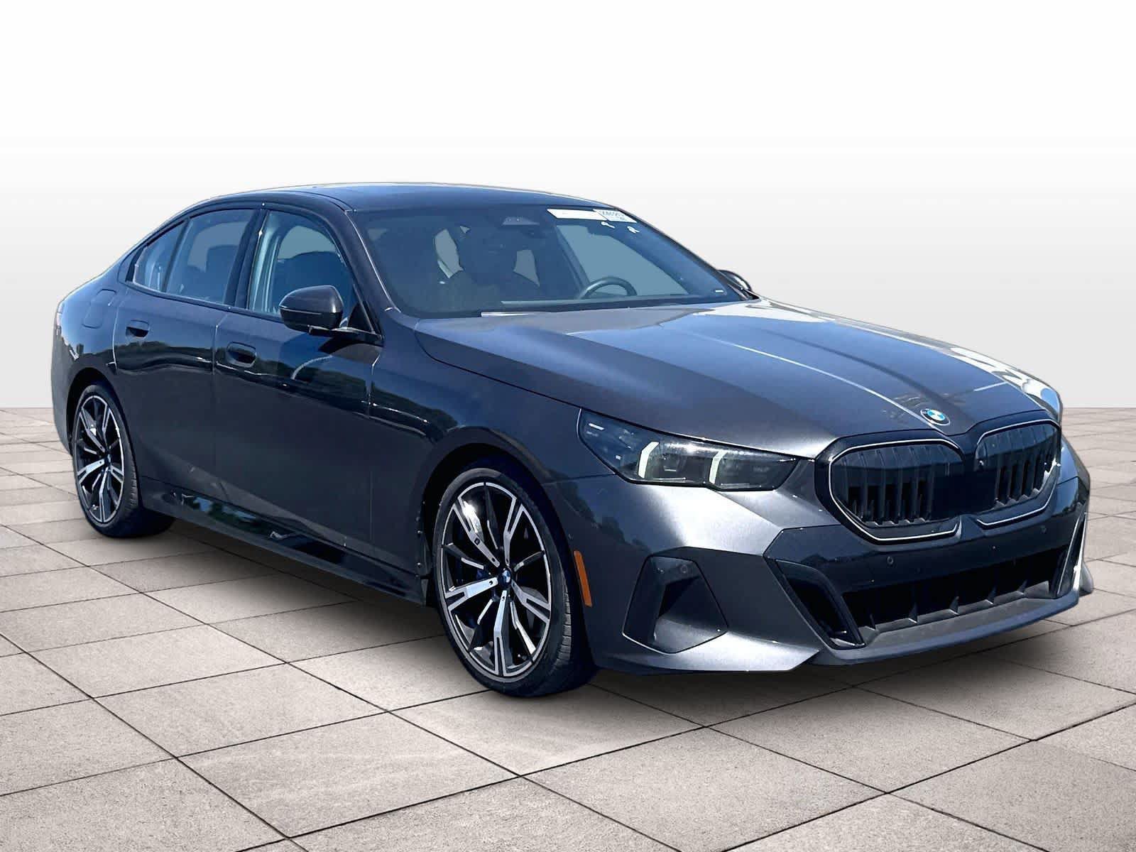 Used 2024 BMW 540i xDrive w/ Premium Package AWD/4WD image 3