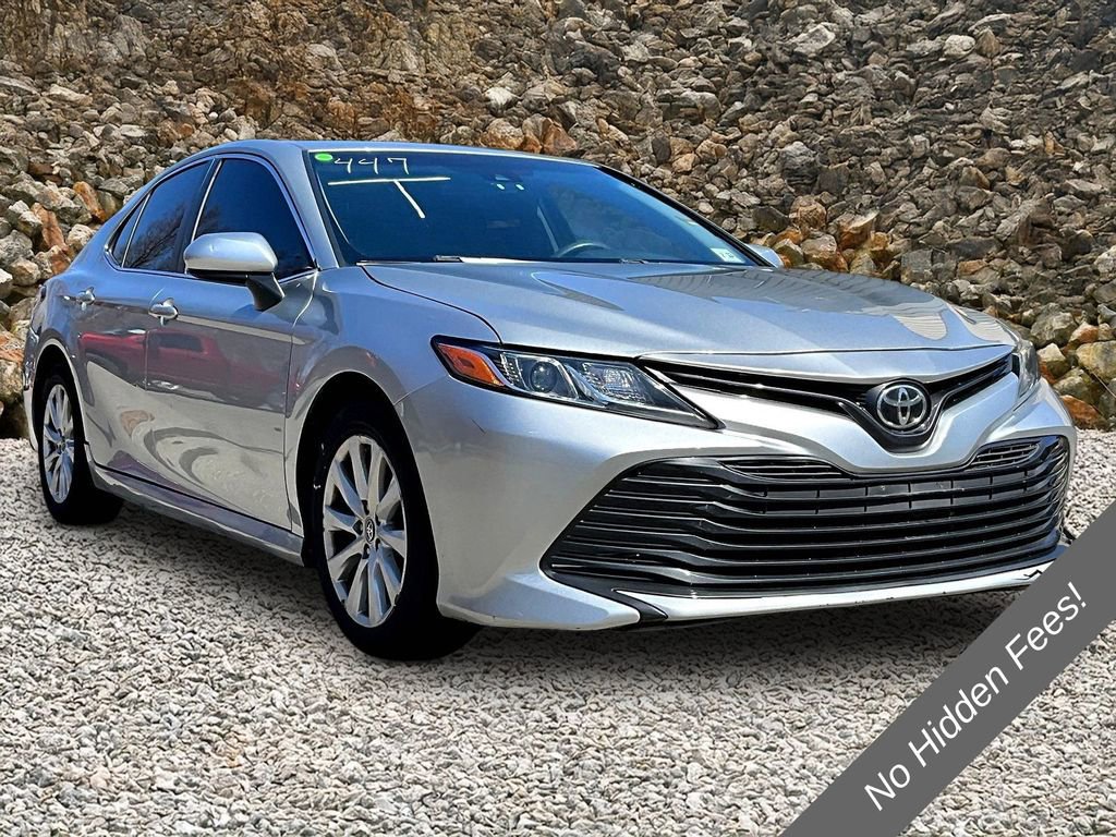 Used 2018 Toyota Camry LE FWD image 1
