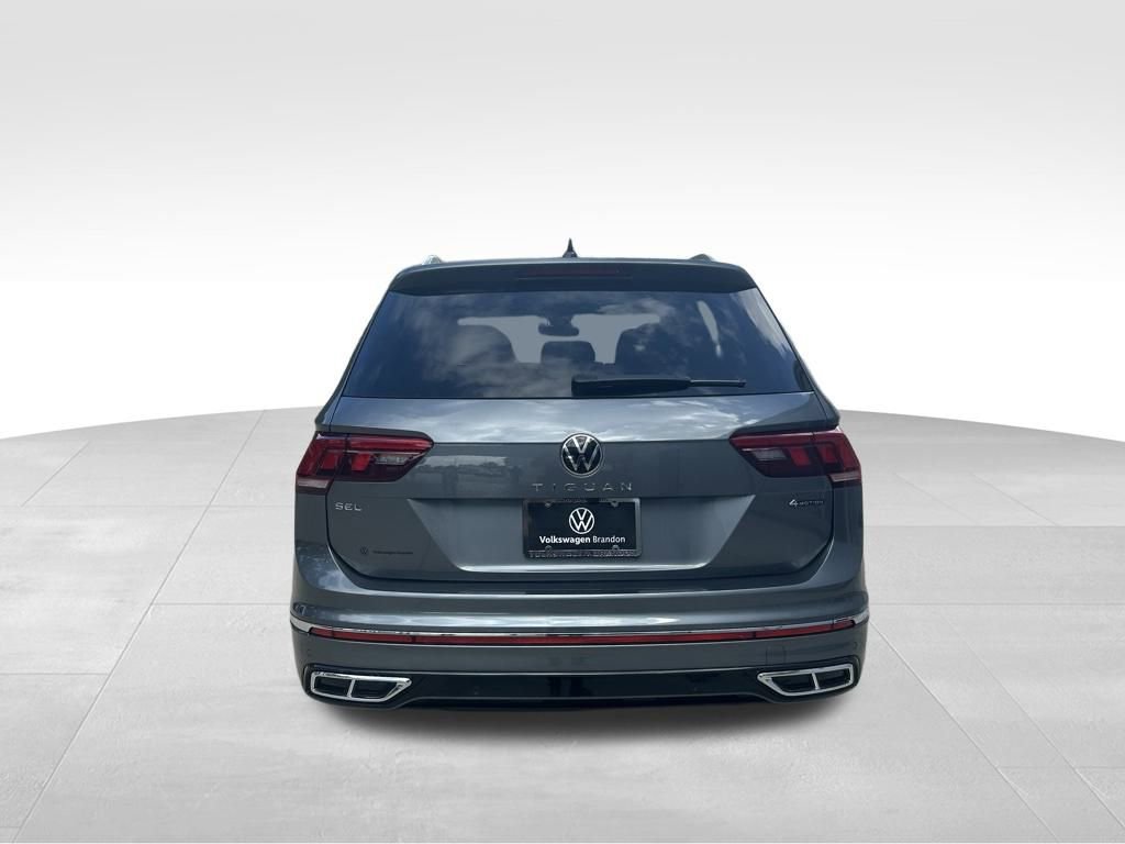 Used 2024 Volkswagen Tiguan SEL R-Line image 4