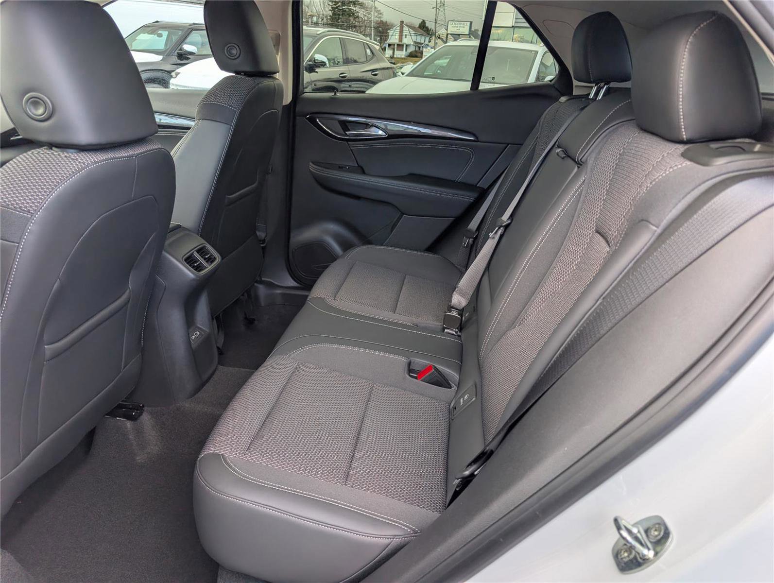 Used 2023 Buick Envision Preferred image 15