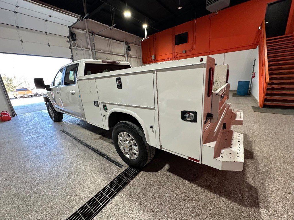 Used 2022 Chevrolet Silverado 3500 LT w/ Remote Start Package AWD/4WD image 7