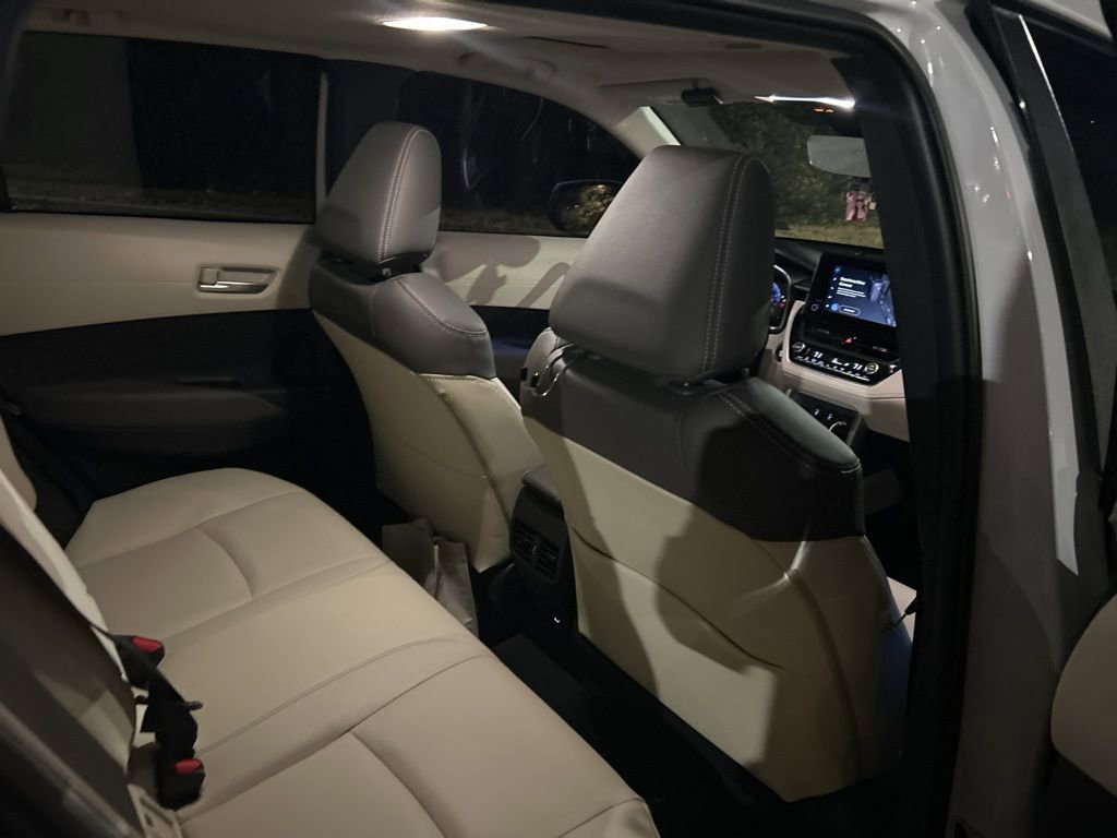 Used 2024 Toyota Corolla Cross XLE image 16