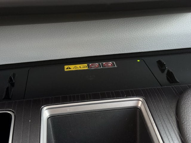 Used 2025 Toyota Sienna XLE FWD image 22