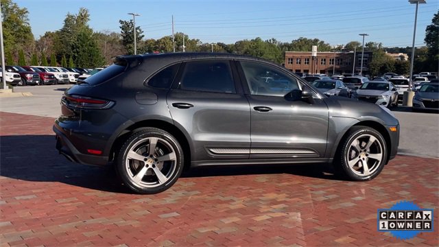 Used 2023 Porsche Macan image 2