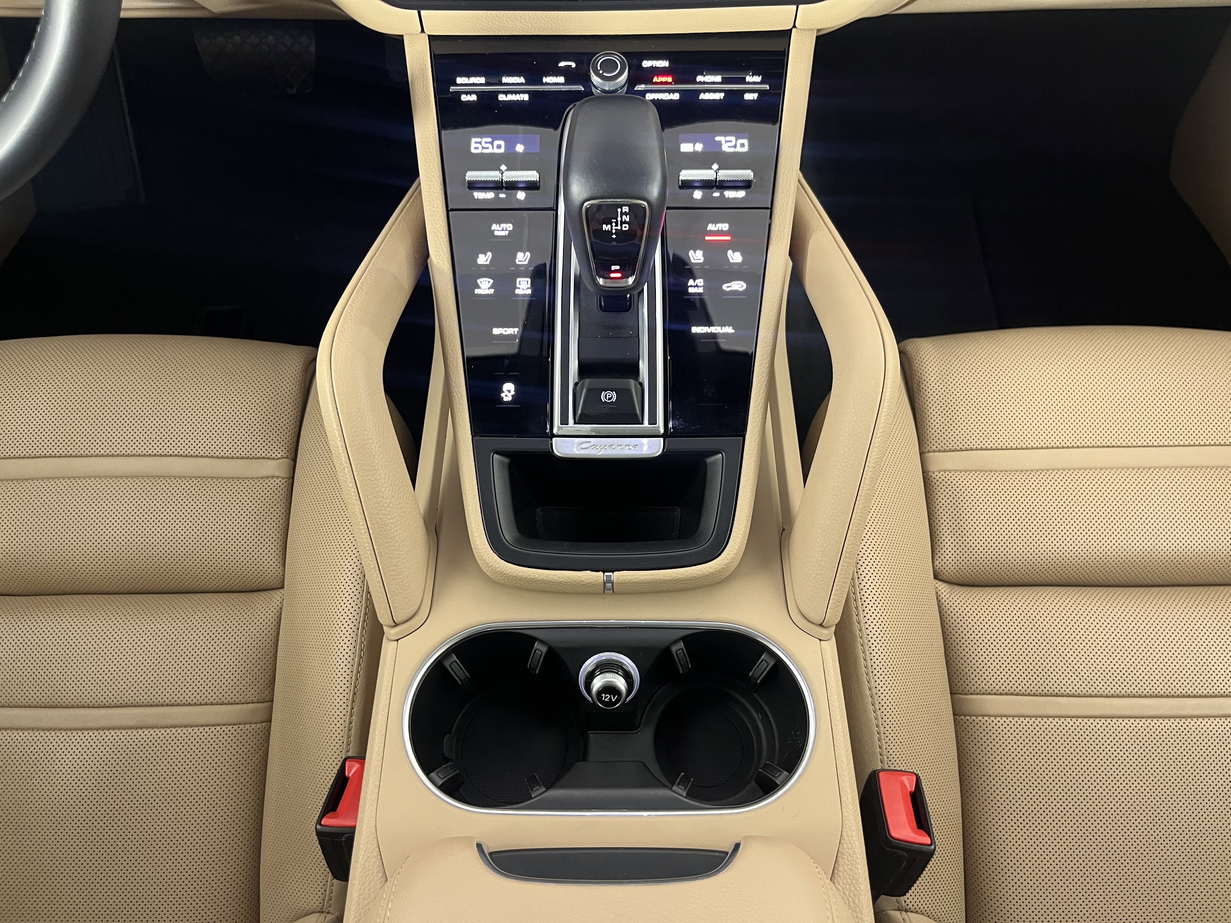 Used 2023 Porsche Cayenne image 16