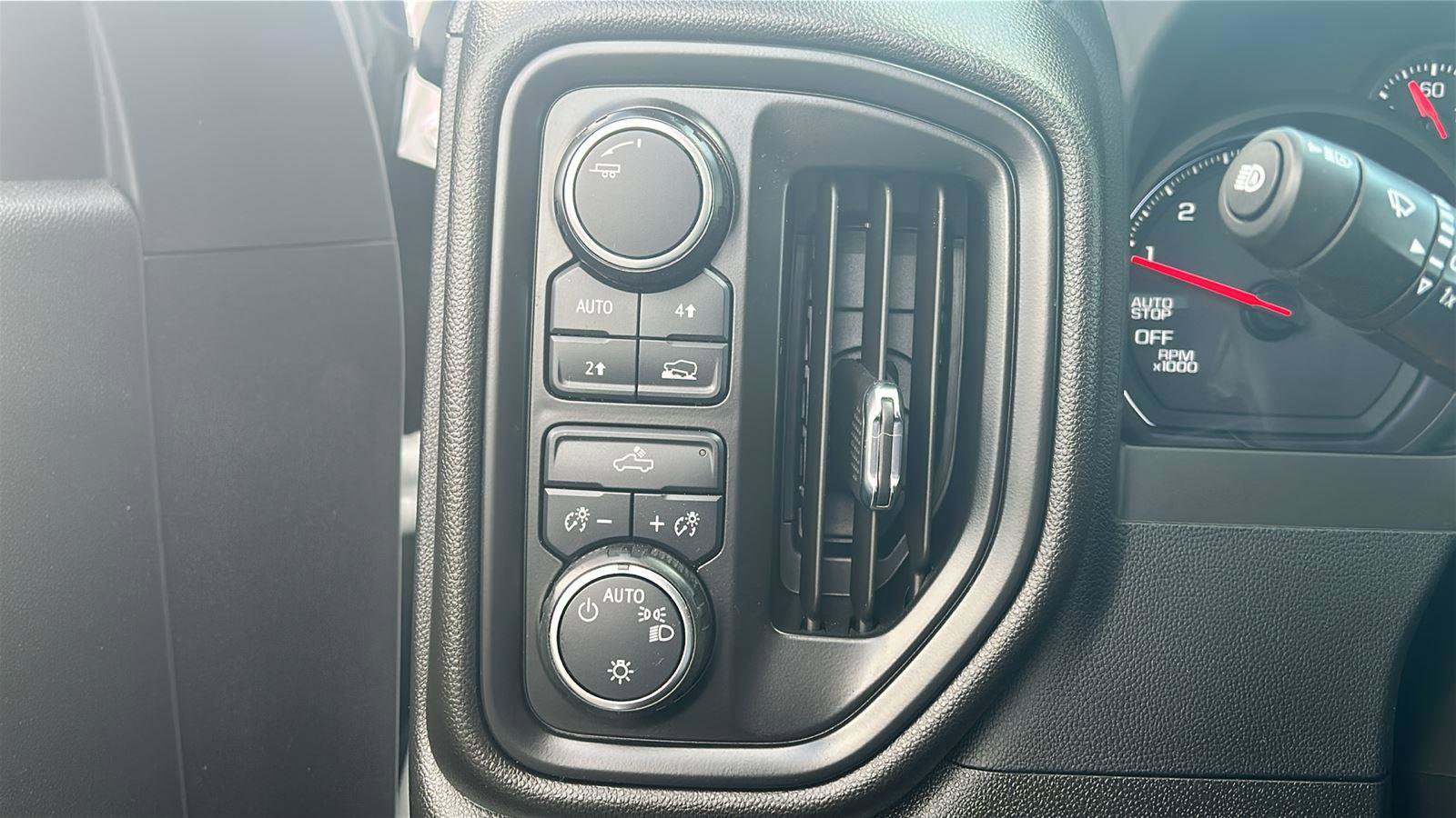 Certified 2022 Chevrolet Silverado 1500 Custom image 15