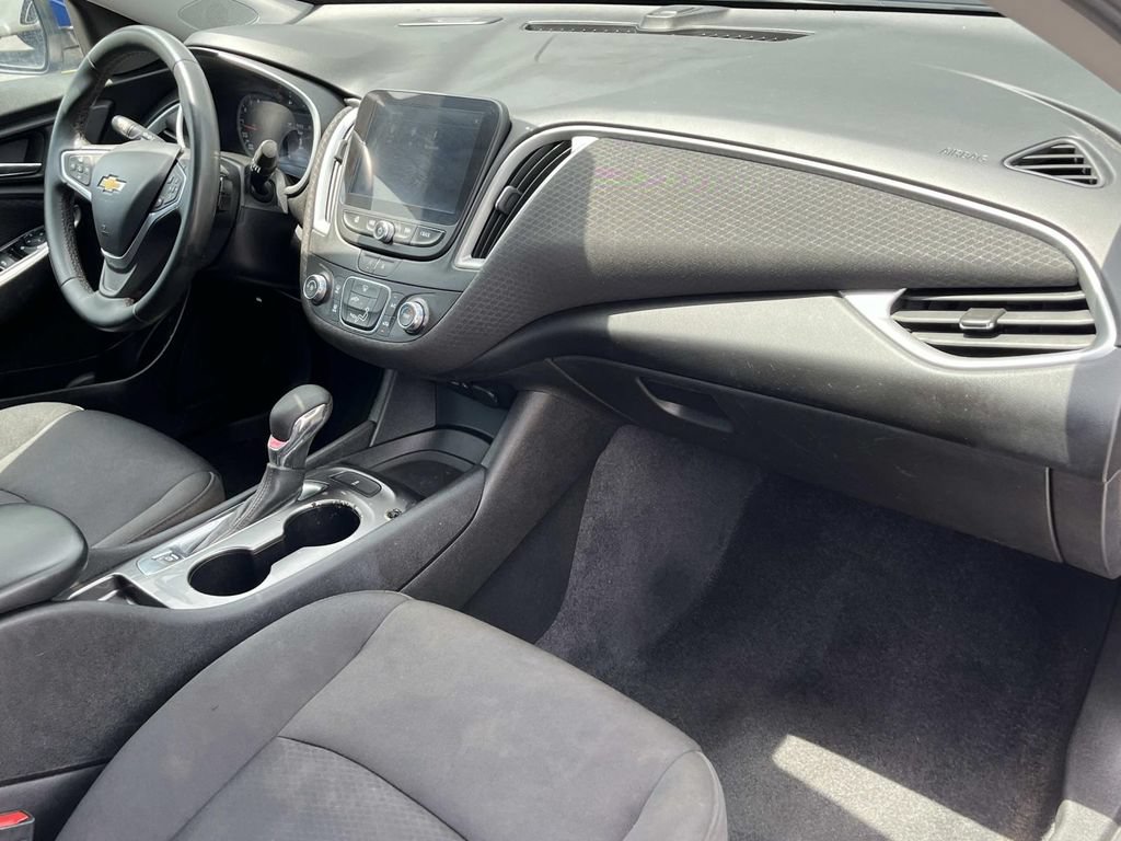 Used 2023 Chevrolet Malibu RS FWD image 23