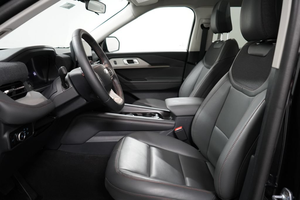 New 2026 Ford Explorer Active w/ Active Comfort Package AWD/4WD image 10