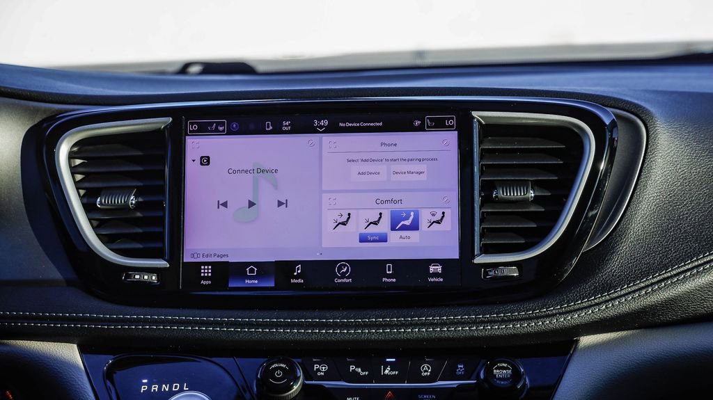 Certified 2023 Chrysler Pacifica Touring-L image 16