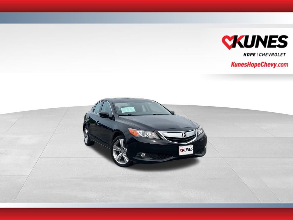 Used 2013 Acura ILX w/ Technology Package