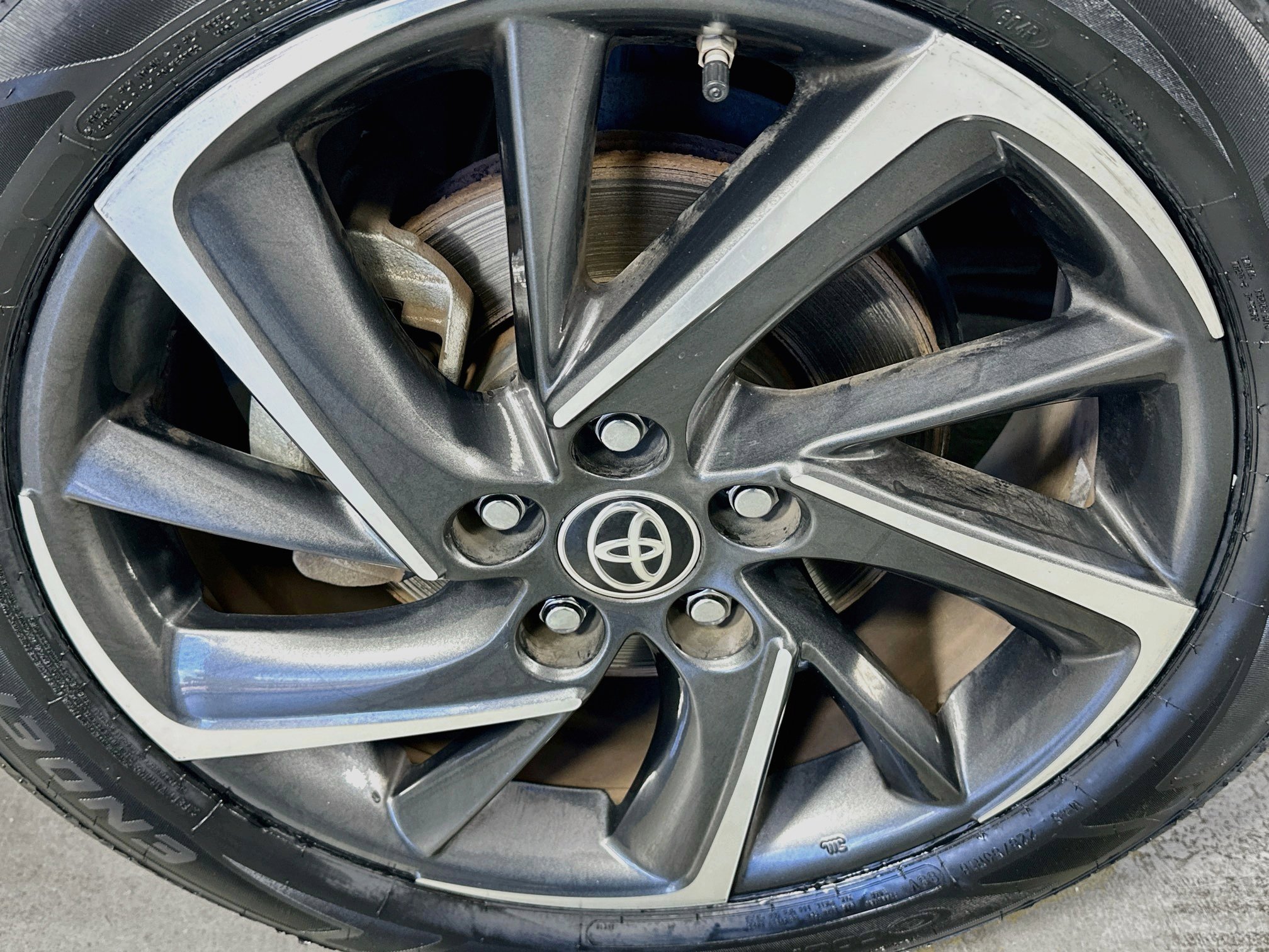 Used 2021 Toyota C-HR Limited FWD image 29
