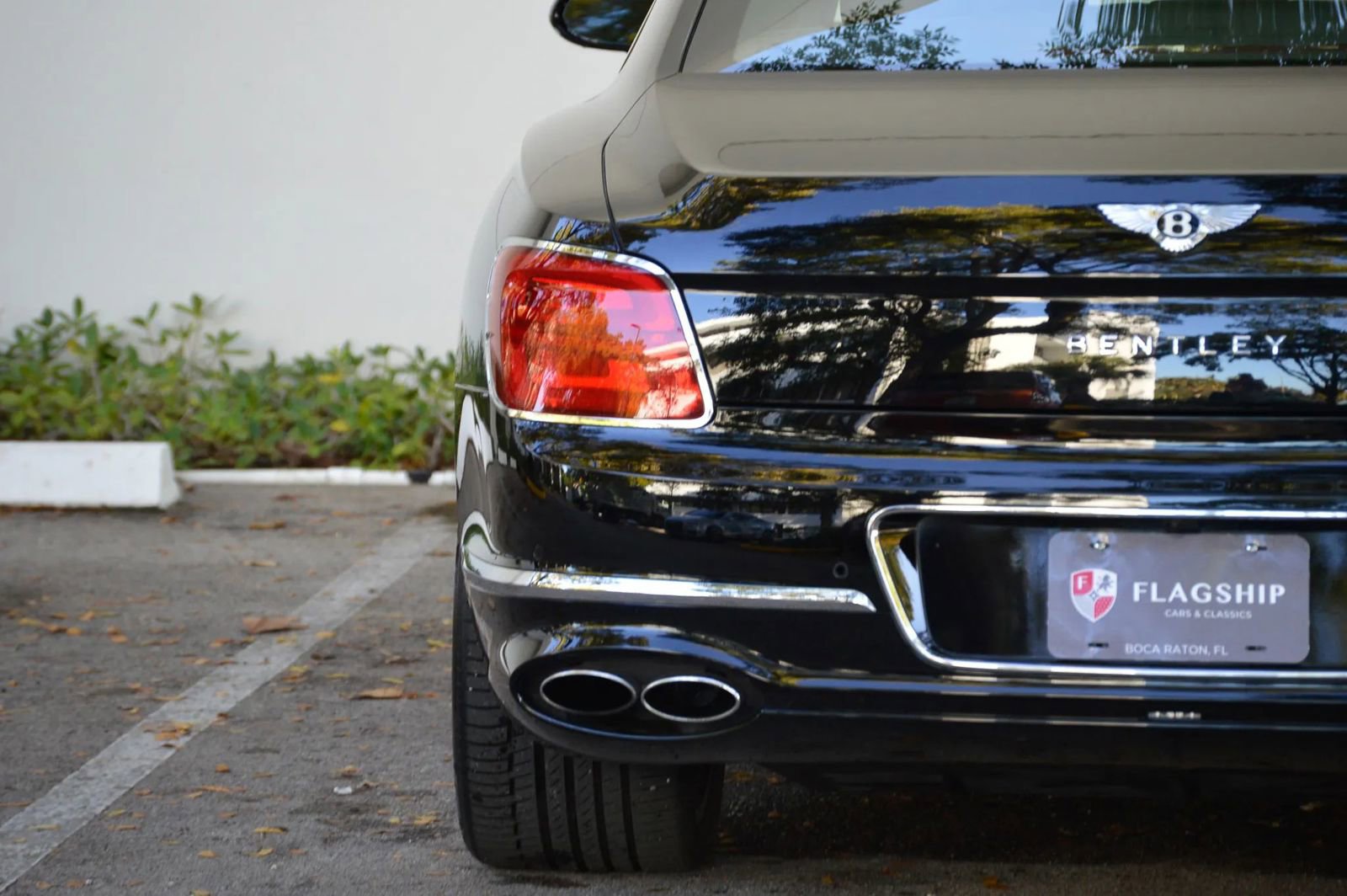 Used 2022 Bentley Flying Spur V8 image 12