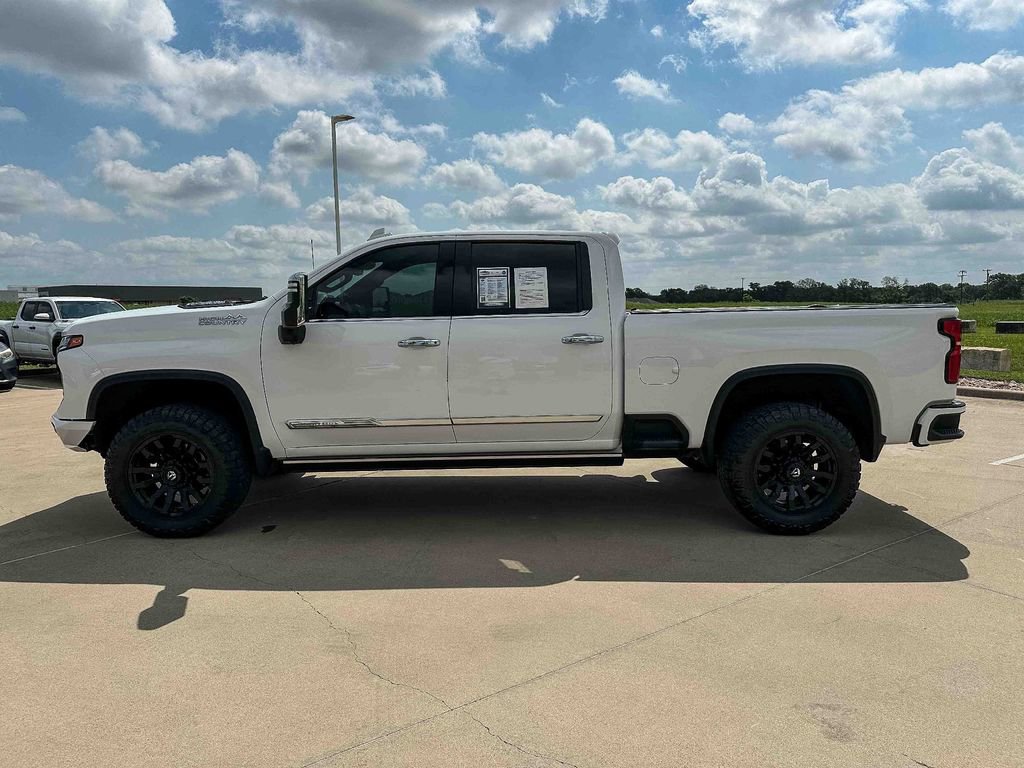 Used 2024 Chevrolet Silverado 3500 High Country w/ Technology Package AWD/4WD image 6