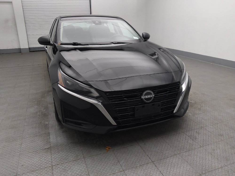 Used 2024 Nissan Altima 2.5 SV image 14