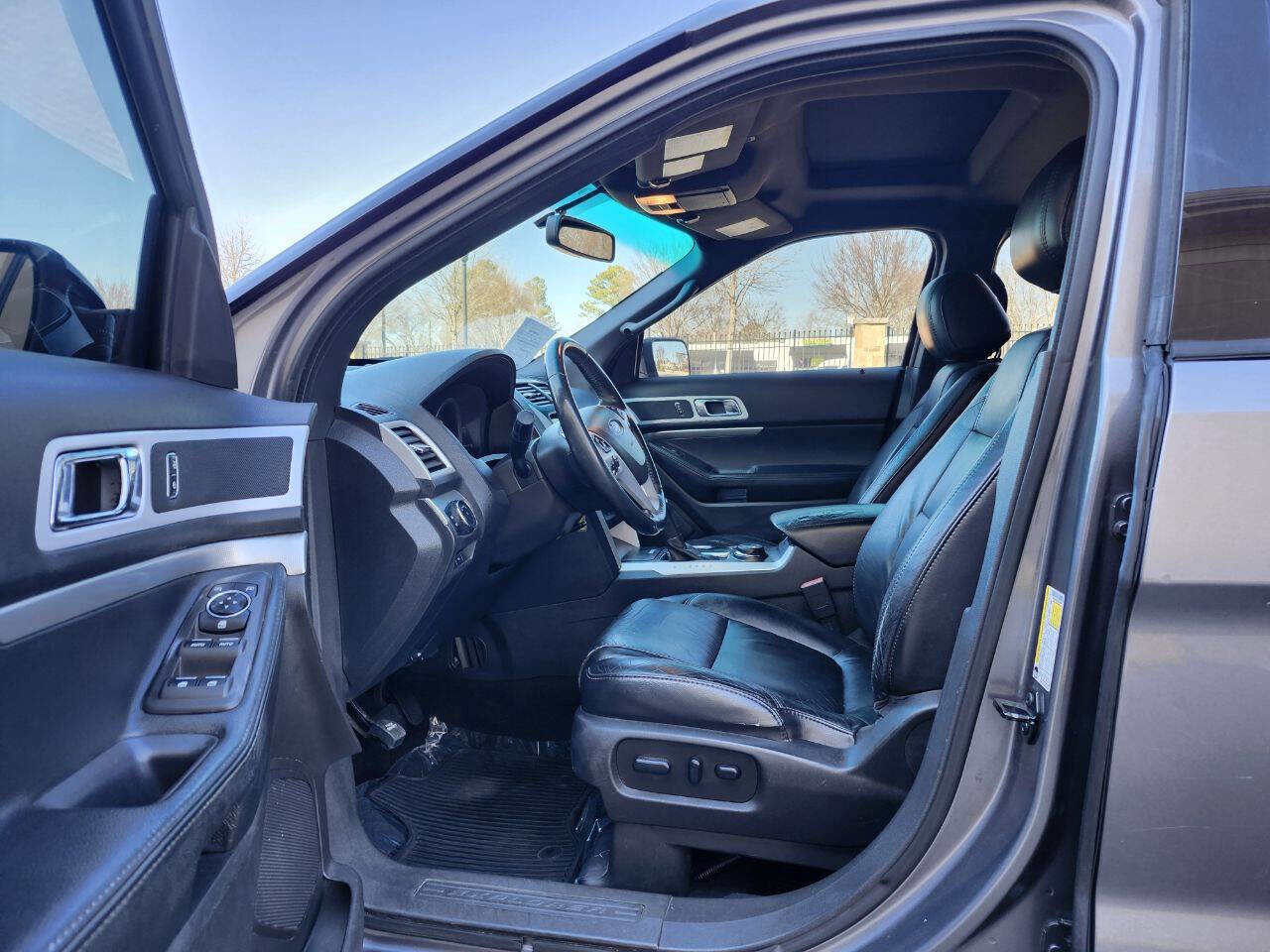 Used 2013 Ford Explorer XLT image 5