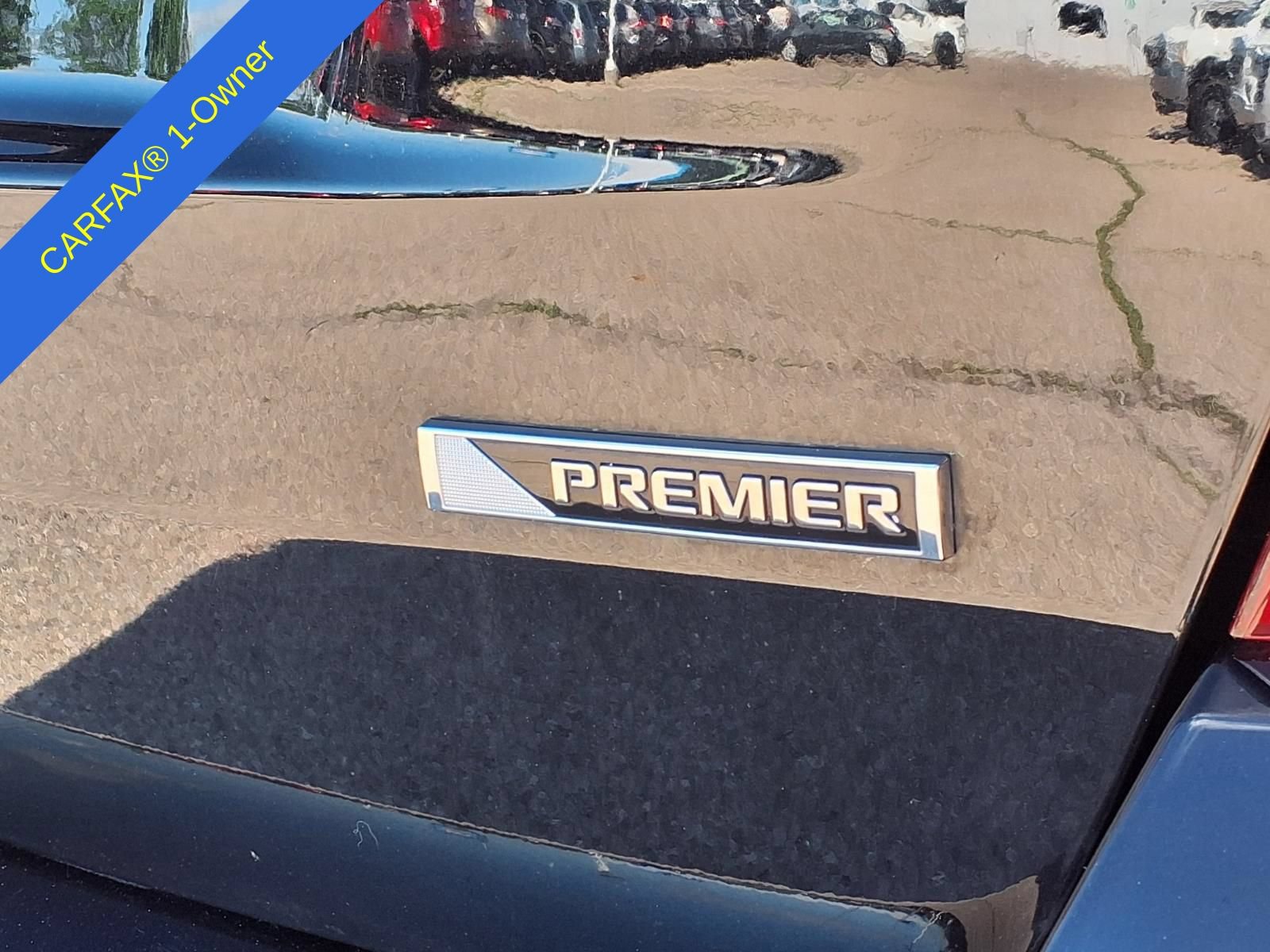 Used 2018 Chevrolet Trax Premier w/ Midnight Edition AWD/4WD image 11