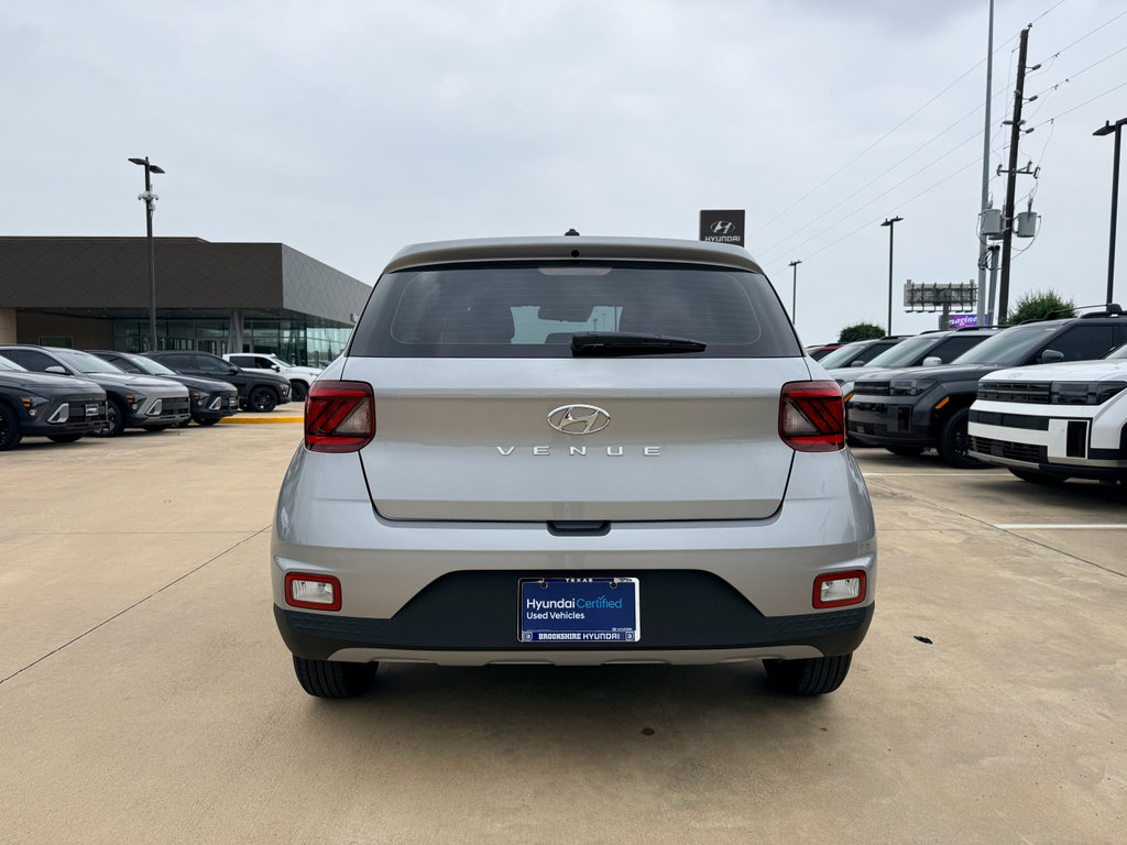 Used 2026 Hyundai Venue SE FWD image 6